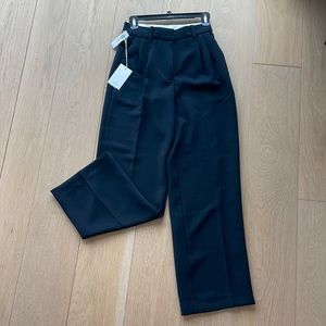 Aritizia Wilfred Effortless Pant short size 2 NWT